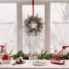 Unyqoos® Kunstmatige Kerstkrans met Rode Bessen en Dennenappels van 50 cm voor Decoratie