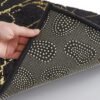 Unyqoos® Zwarte en Goudkleurige Luxe Badkamer Antislip Mat met Uitsparing, Zachte Microvezel, 50 x 50 cm