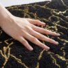 Unyqoos® Zwarte en Goudkleurige Luxe Badkamer Antislip Mat met Uitsparing, Zachte Microvezel, 50 x 50 cm