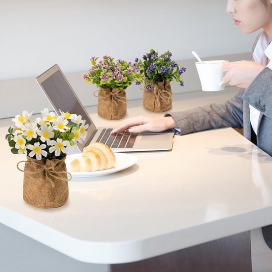 Unyqoos® Set van vier kleurrijke kunstplanten voor decoratie in huis of kantoor