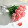 550x550-22999.jpg Unyqoos® Set van 15 Kunsttulpen met Keramische Vaas voor Decoratie en Sfeer