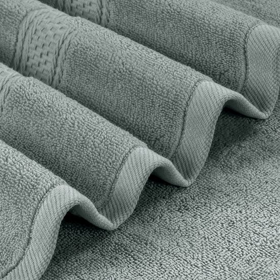 Unyqoos® Set van 4 Luxe Badhanddoeken van Hoogwaardig Ringgesponnen Katoen in Stijlvolle Kleuren