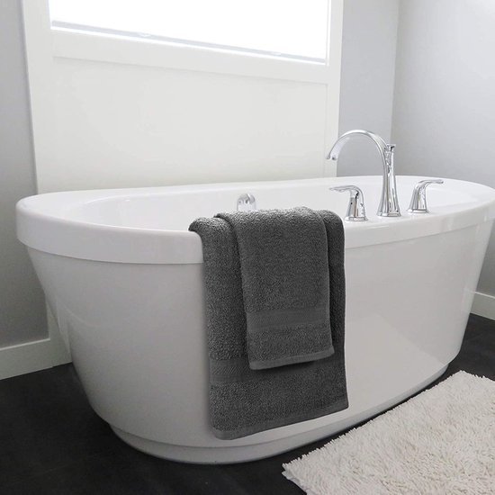 550x550-25356.jpg Unyqoos® Set van 4 Luxe Badhanddoeken van Hoogwaardige Kwaliteit voor Badkamer en Strandgebruik in Stijlvol Grijs