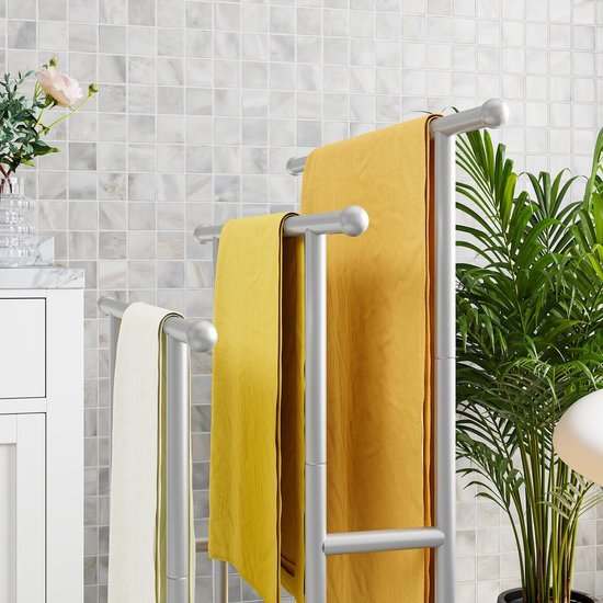Unyqoos ® Stijlvolle Vrijstaande Handdoekhouder met Drie Robuuste Stangen voor Optimale Ruimtebenutting in Badkamer en Keuken