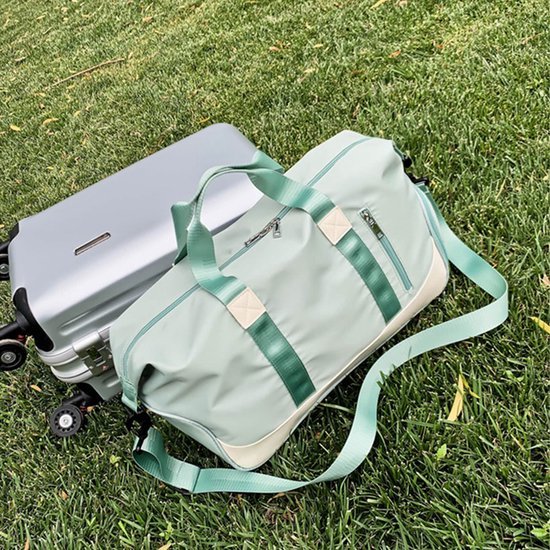 Unyqoos ® Veelzijdige en Ruime Sport- en Reistas met Schoenenvak en Waterdicht Compartiment, 40 Liter Capaciteit