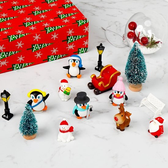 Unyqoos ® Miniatuur Kerstfiguren Set - 24 Stuks voor Feestelijke Decoraties en Knutselprojecten