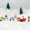 Unyqoos ® Miniatuur Kerstfiguren Set - 24 Stuks voor Feestelijke Decoraties en Knutselprojecten
