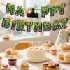 Unyqoos® Feestelijk en paars verjaardagsbanner met cartoon thema voor kinderen