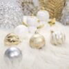 550x550-31614.jpg Unyqoos® Set van 20 elegante kunststof kerstballen van 6 cm met goud en wit ontwerp