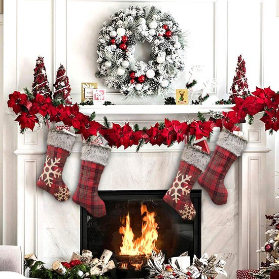 Unyqoos® Set van vier decoratieve kerstkousen met sneeuwvlokken en plaid patroon