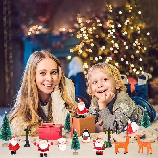 550x550-31776.jpg Unyqoos® Set van 24 Miniatuur Kerstfiguren voor Feestelijke Tafeldecoratie