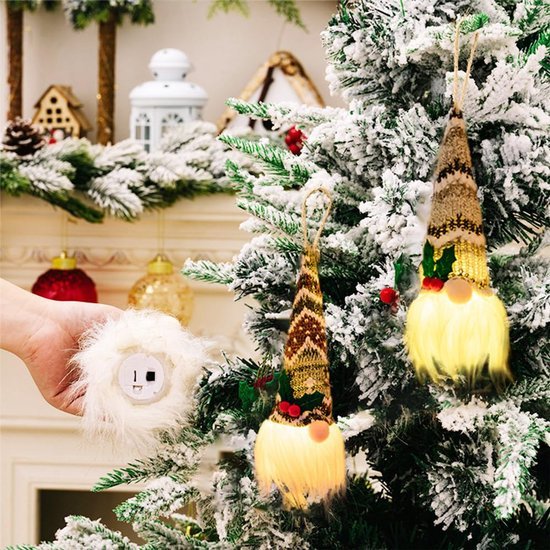 550x550-31975.jpg Unyqoos® Set van vijf sfeervolle kerstkabouters met LED-verlichting voor binnengebruik