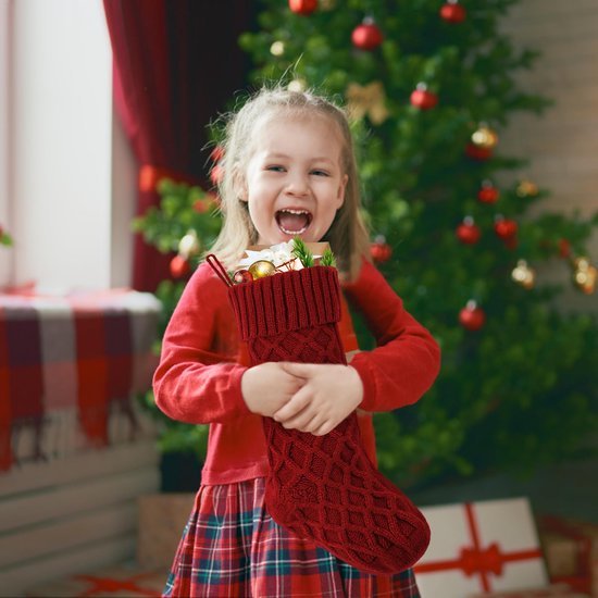 550x550-31983.jpg Unyqoos® Set van twee grote rustieke kerstkousen met naamplaatjes voor feestelijke sfeer