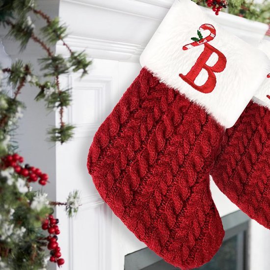 Unyqoos® Gepersonaliseerde kerstsok met letters voor unieke feestdecoratie