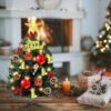 Unyqoos® Compacte kerstboom met sfeervolle verlichting en decoraties voor binnen