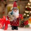 Unyqoos® Charmante staande kerstmanfiguur met rode pluche outfit voor feestelijke decoratie