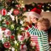 550x550-32226.jpg Unyqoos® Set van 42 Rood-Witte Kunststof Kerstballen met Ophanghaakjes voor Feestelijke Decoratie