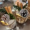 Unyqoos® Set van 32 natuurlijke mini-dennenappels met sneeuwlook voor decoratie