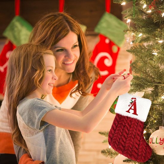 Unyqoos® Gepersonaliseerde Kerstkousen met 26 Letters voor Sfeervolle Kerstdecoratie