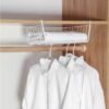 Unyqoos ® Onderstelling opbergmand, 2 stuks hangmand, metalen hangmand, rek onder kast, hangmand, metalen mandorganizer, rekmand voor keuken, kantoor, eetkamer, badkamer, kast (wit)