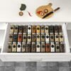 550x550-36635.jpg Unyqoos® Uittrekbaar kruidenrek voor lade met vier niveaus voor veelzijdige organisatie