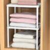 550x550-36794.jpg Unyqoos® Stapelbaar metalen opbergrek voor keuken en badkamer, witte draadconstructie