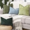 Unyqoos ® Set van 2 Luxe Mosgroene Chenille Kussenhoezen met Fluwelen Achterkant en Decoratieve Franjes