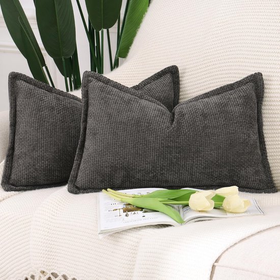 Unyqoos ® Stijlvolle en Zachte Chenille-Fluwelen Kussenhoezen met Franjes voor Woonkamer en Slaapkamer, Set van 2, 30 x 50 cm, Donkertaupe