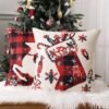 550x550-38036.jpg Unyqoos® Set van vier rode kerstkussenslopen met klassieke kerstmotieven