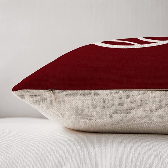 Unyqoos ® Stijlvolle Set van Vier Kussenhoezen voor Binnen en Buiten in Rijke Bordeauxkleur