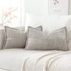 550x550-38383.jpg Unyqoos® Set van Twee Zachte Corduroy Kussenslopen met Stijlvol Strepenpatroon