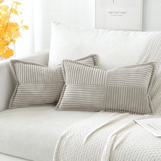 550x550-38385.jpg Unyqoos® Set van Twee Zachte Corduroy Kussenslopen met Stijlvol Strepenpatroon