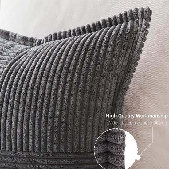 Unyqoos® Set van twee donkergrijze corduroy kussenhoezen met geometrisch patroon
