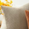 550x550-38923.jpg Unyqoos® Set van twee zachte corduroy kussenslopen met modern design en ritssluiting