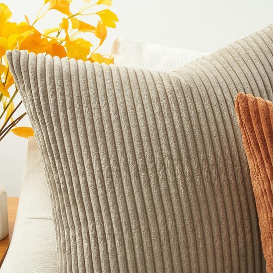 550x550-38923.jpg Unyqoos® Set van twee zachte corduroy kussenslopen met modern design en ritssluiting