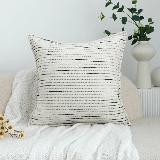 550x550-38933.jpg Unyqoos® Stijlvolle Boho Kussenhoes van Chenille in Zwart en Wit voor Elke Kamer