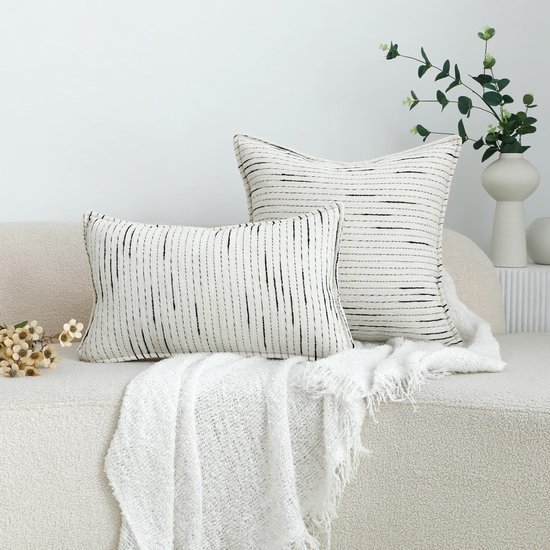 550x550-38934.jpg Unyqoos® Stijlvolle Boho Kussenhoes van Chenille in Zwart en Wit voor Elke Kamer