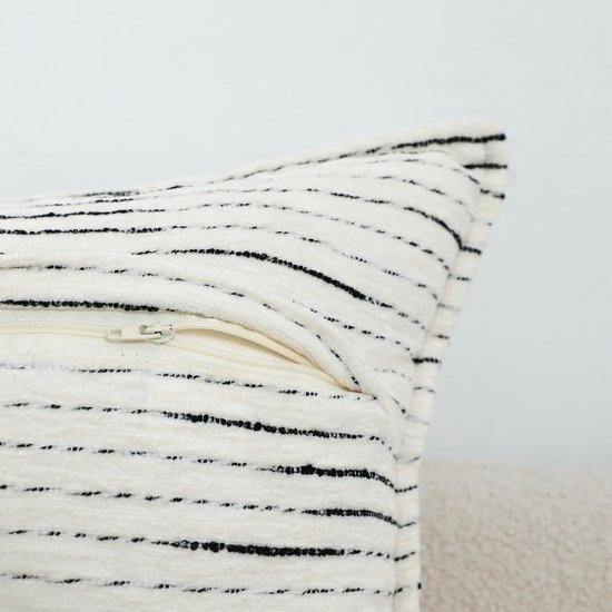 550x550-38935.jpg Unyqoos® Stijlvolle Boho Kussenhoes van Chenille in Zwart en Wit voor Elke Kamer
