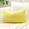 Unyqoos® Zachte gele corduroy kussensloop met gestreepte textuur voor interieurdecoratie