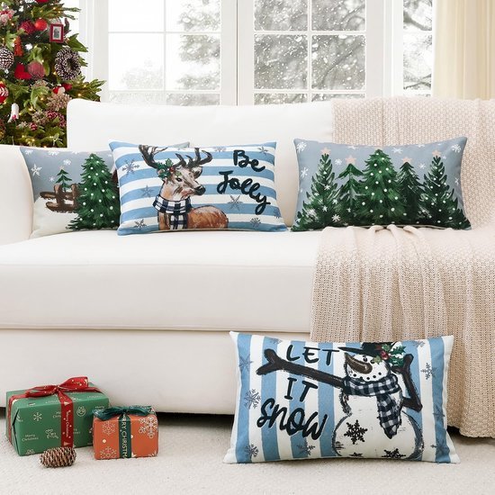 550x550-38961.jpg Unyqoos® Set van vier kerstkussenslopen met sneeuwpop en eland motief in blauw en grijs