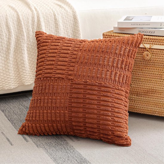 550x550-39059.jpg Unyqoos® Set van Twee Zachte Corduroy Kussenslopen met Elegant Gestreept Design
