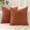 550x550-39060.jpg Unyqoos® Set van Twee Zachte Corduroy Kussenslopen met Elegant Gestreept Design