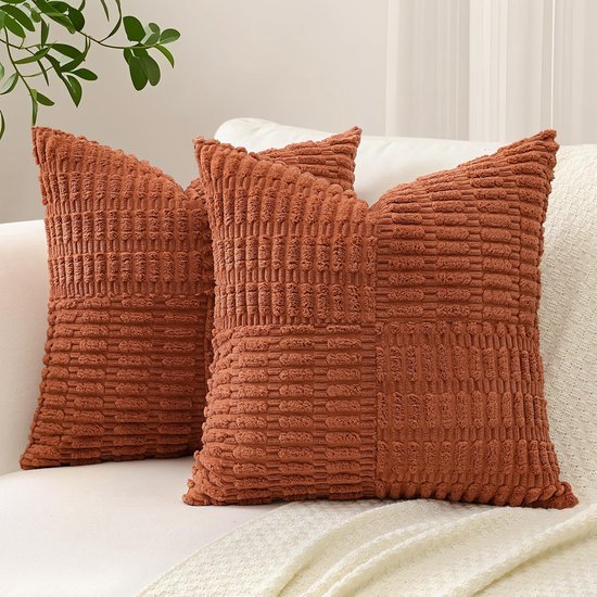 550x550-39060.jpg Unyqoos® Set van Twee Zachte Corduroy Kussenslopen met Elegant Gestreept Design