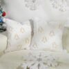 550x550-39132.jpg Unyqoos® Set van 2 decoratieve vierkante kussenslopen met kerstborduursel en pompons