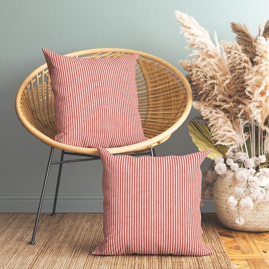 Unyqoos® Set van Twee Decoratieve Kussenslopen van Katoen in Rood-Witte Strepen