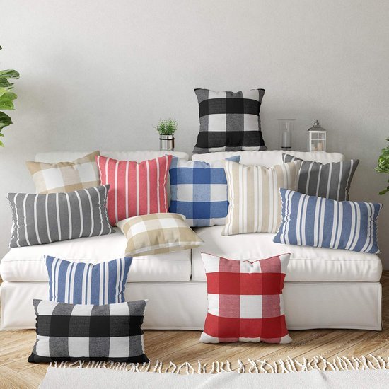 Unyqoos® Set van Twee Decoratieve Kussenslopen van Katoen in Rood-Witte Strepen