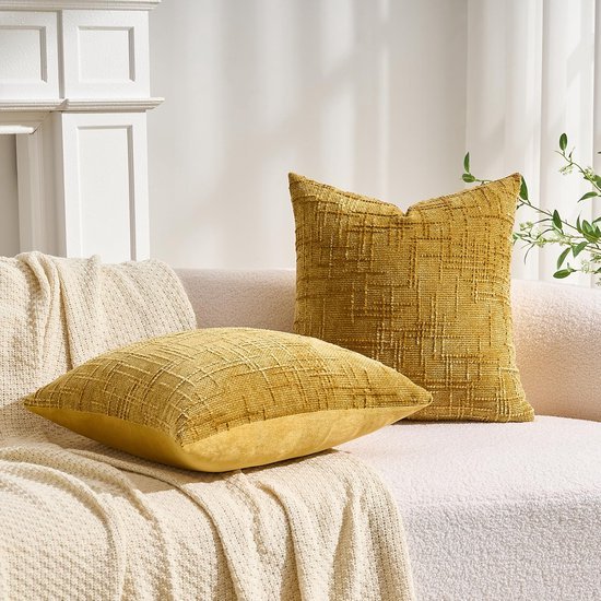Unyqoos® Set van 2 gele kussenhoezen van chenille voor decoratieve doeleinden