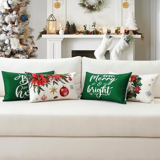 Unyqoos® Set van vier feestelijke kussenslopen met kerstkrans en klok ontwerp