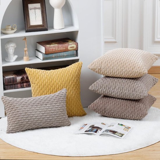 Unyqoos® Set van twee zachte gestreepte kussenhoezen in taupe voor een boho uitstraling