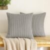 Unyqoos® Zachte en stijlvolle lichtgrijze kussenslopen van corduroy voor uw interieur